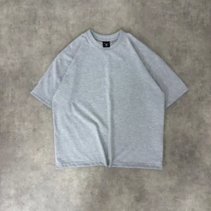 camiseta oversize gris